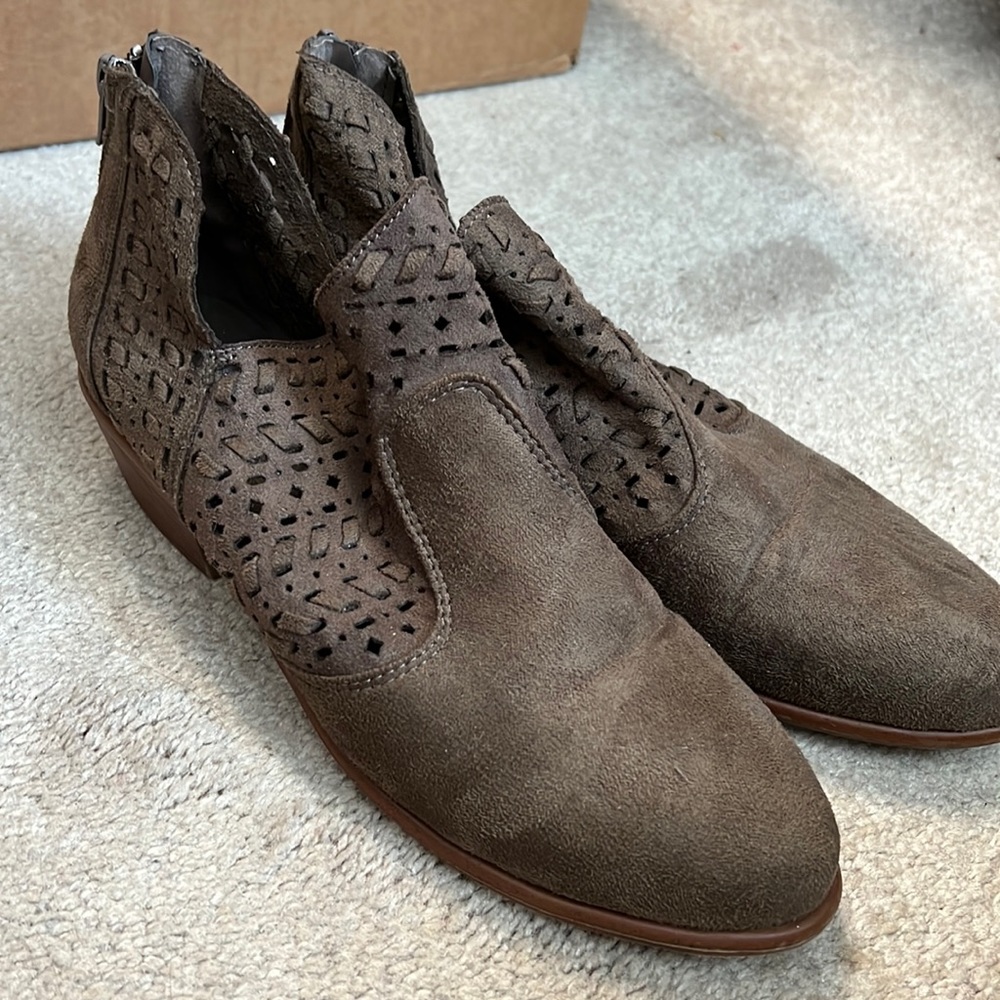 Charlotte Russe Booties - SZ 8